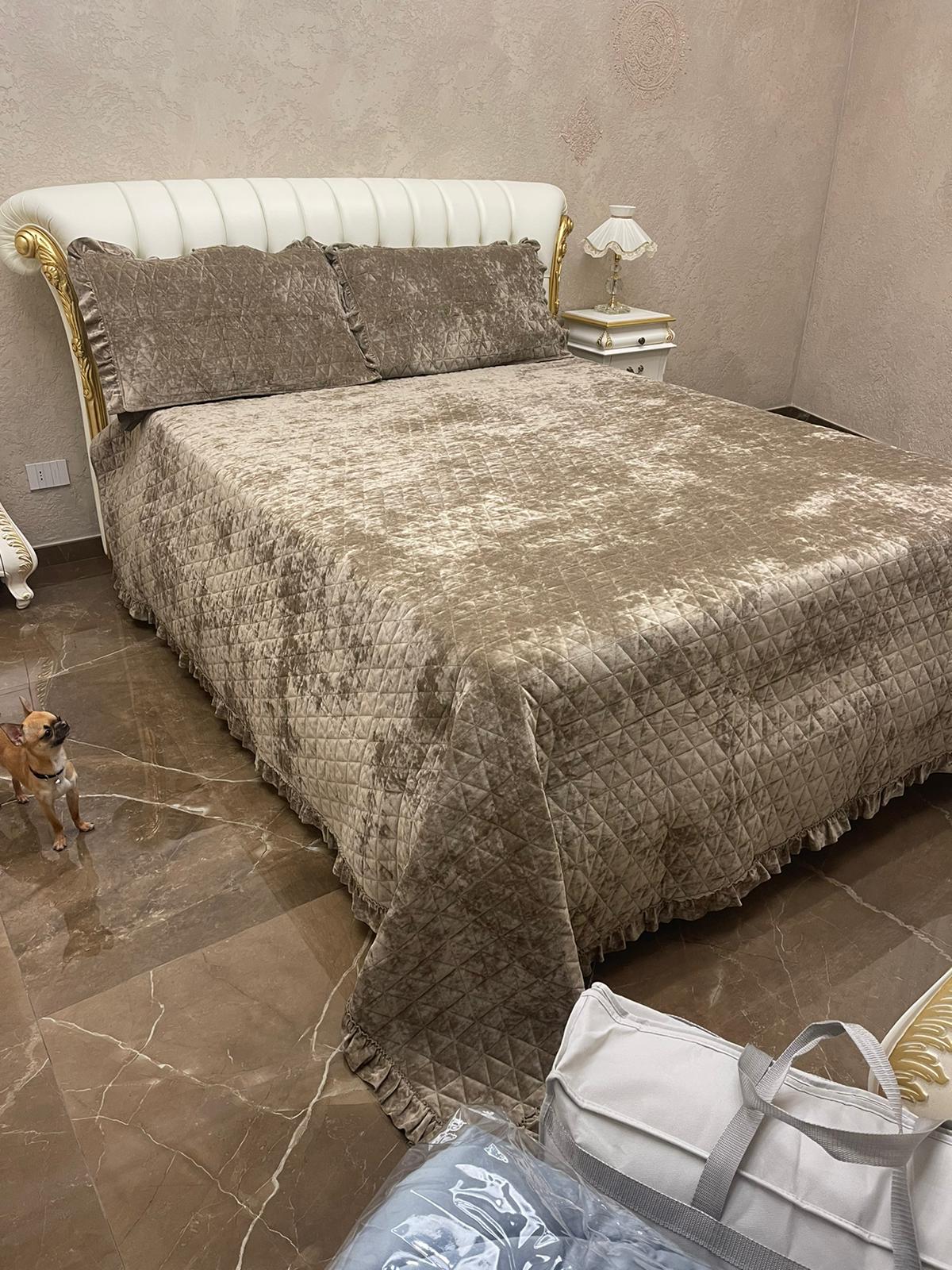 Set Trapunta matrimoniale con 2 copriguanciali in velluto tortora - Blanc Maricló