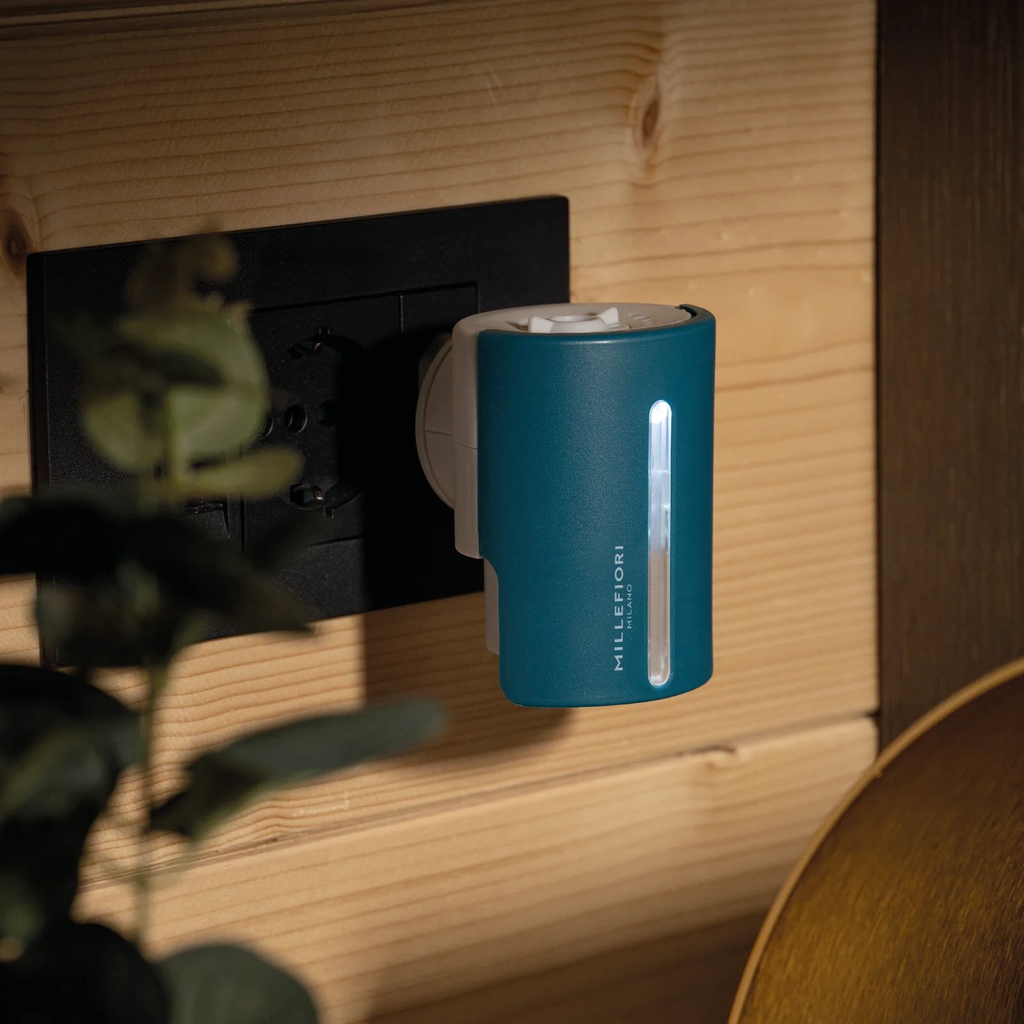 Diffusore di fragranza elettrico verde ottanio - Millefiori Milano