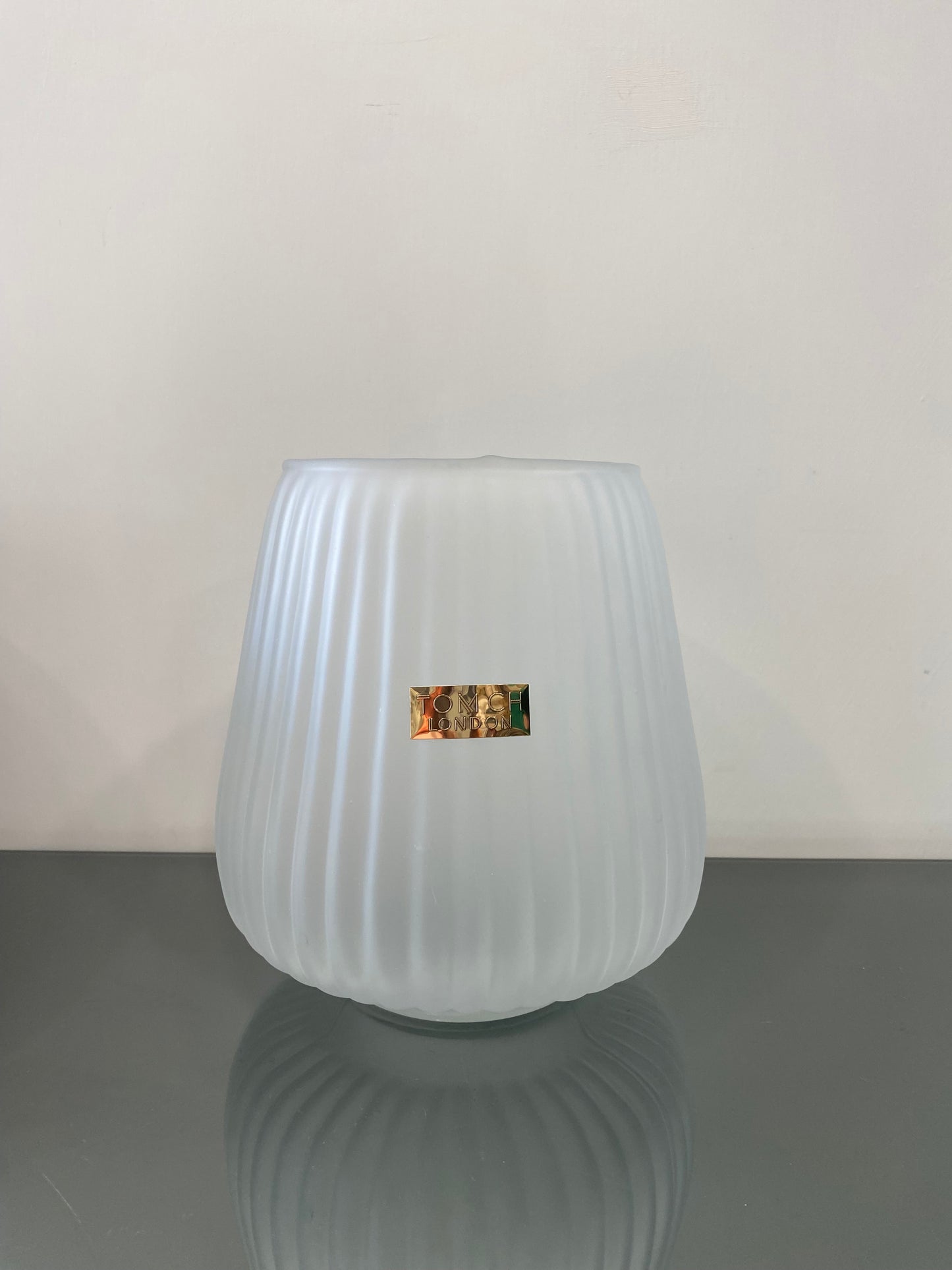 Vaso rigato bianco h 20- Tom Ch