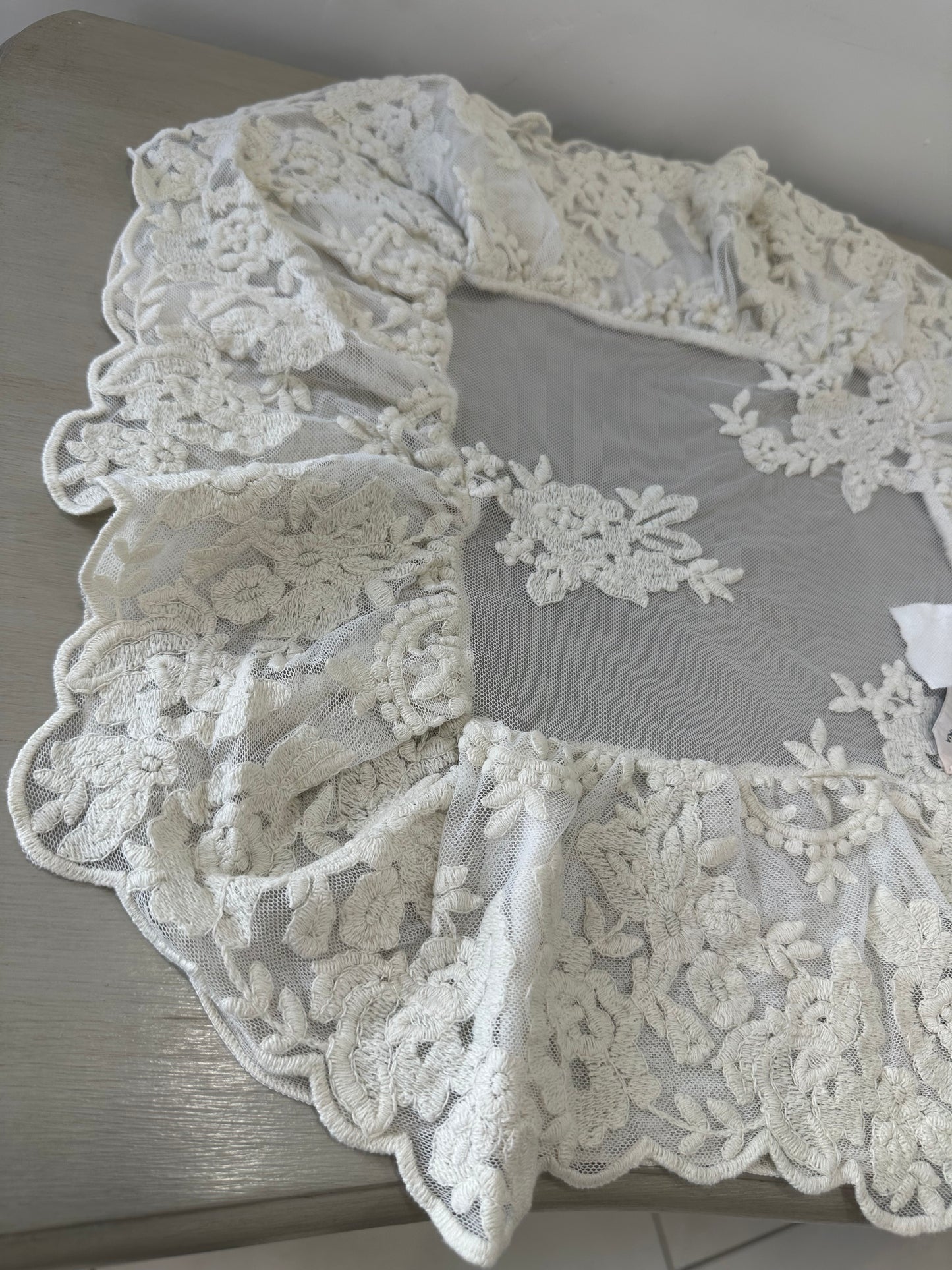 Centrino volant ‘Versailles’ colore biscotto - Chez Moi