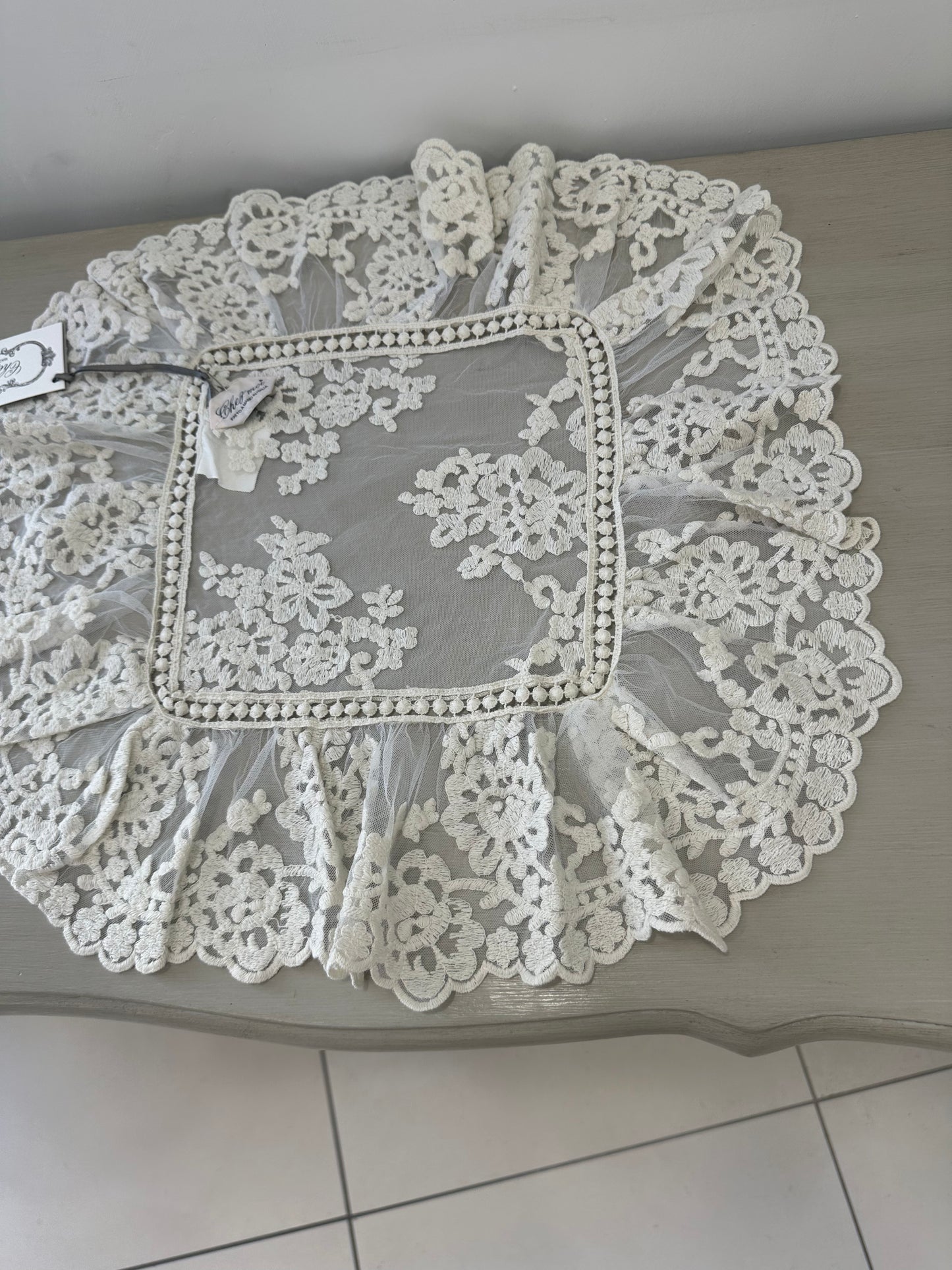 Centrino volant ‘Flora’ colore biscotto 45x45 - Chez moi