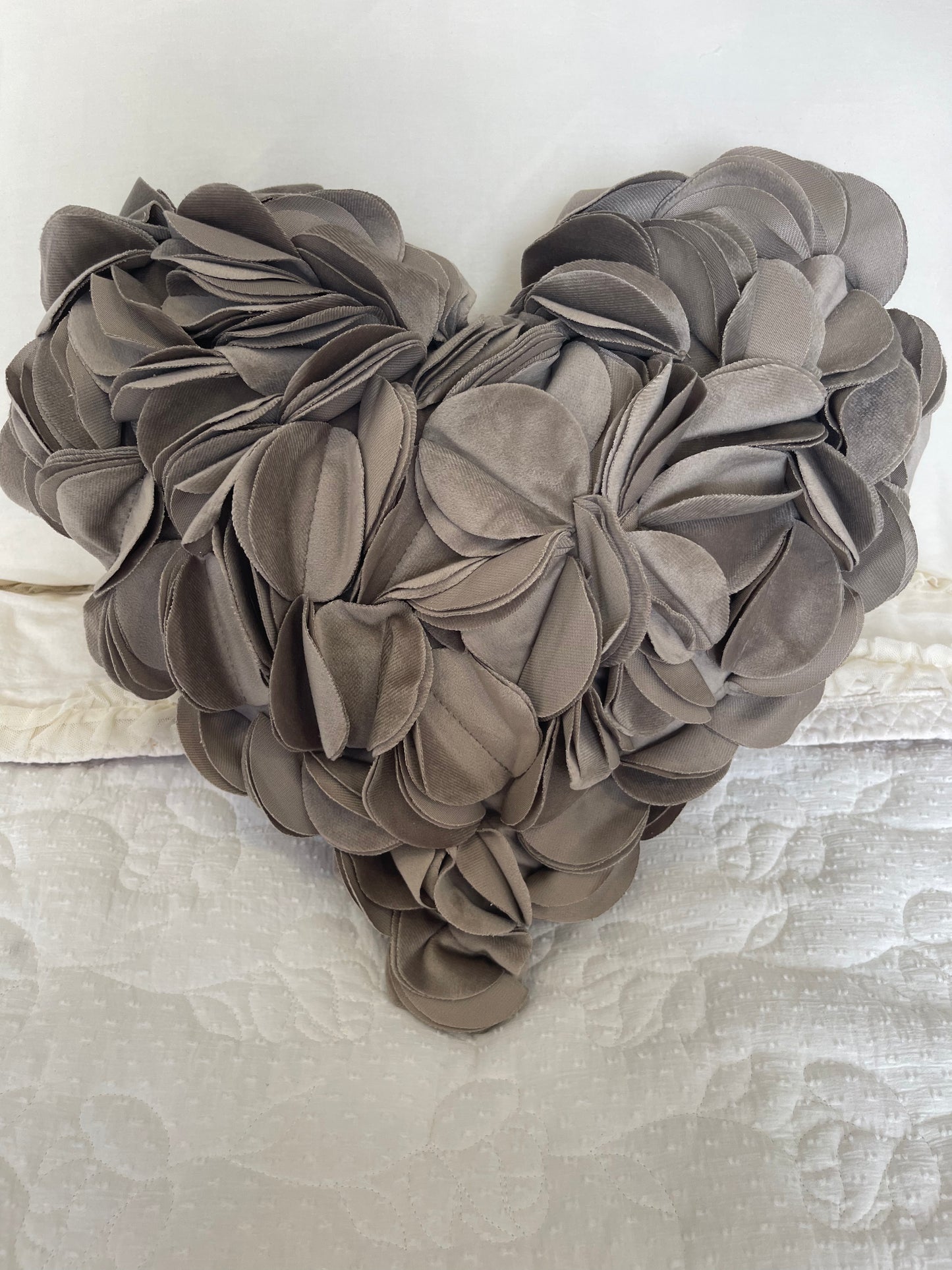 Cuscino cuore Bolero tortora - Les Perles