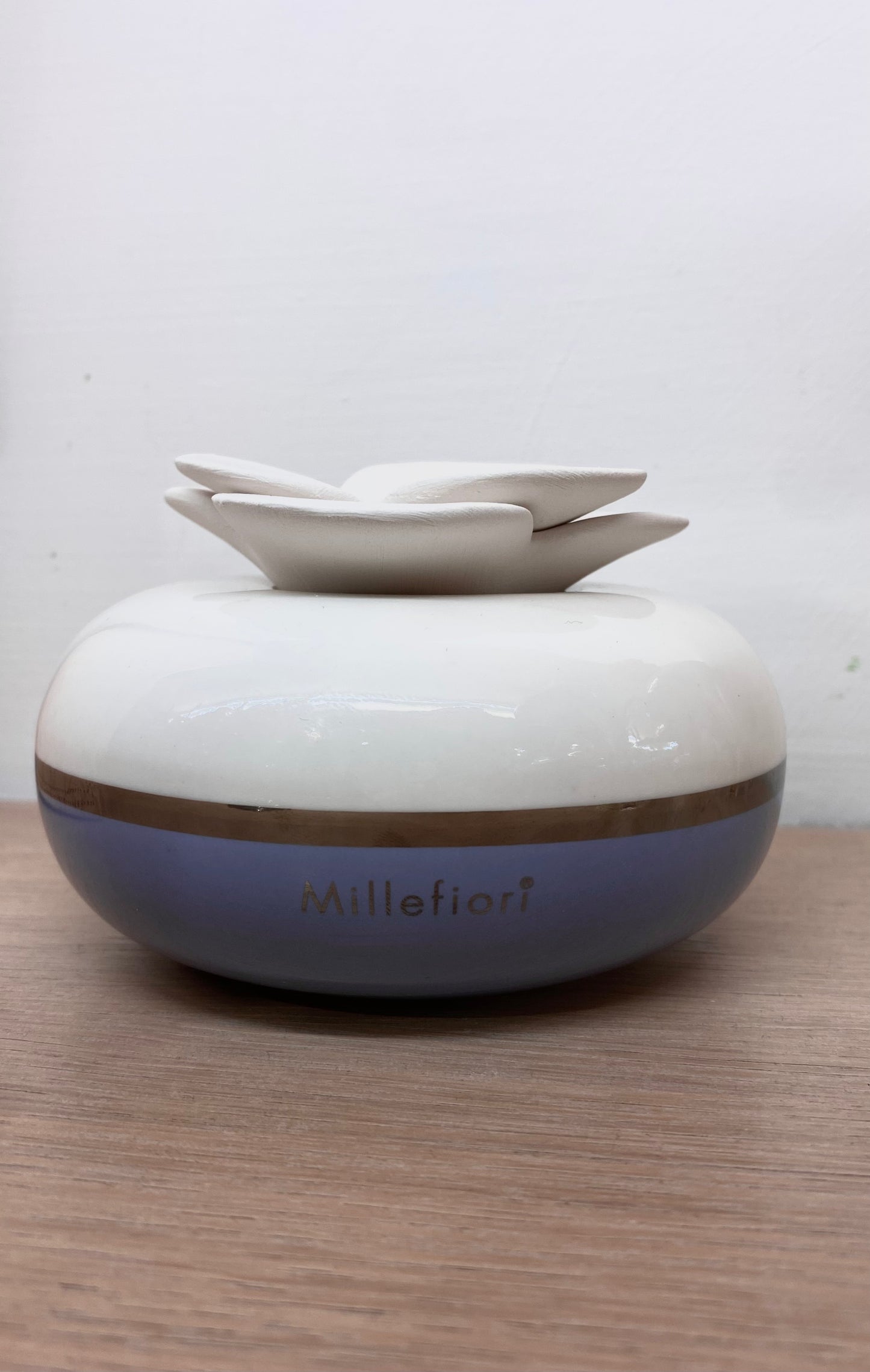 Air Design diffusore di fragranza con FIORE colore viola - Millefiori Milano