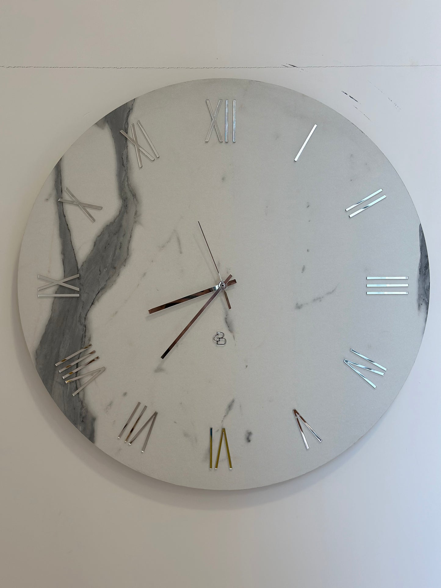 Orologio tondo 'calacatta bianco' 50x50