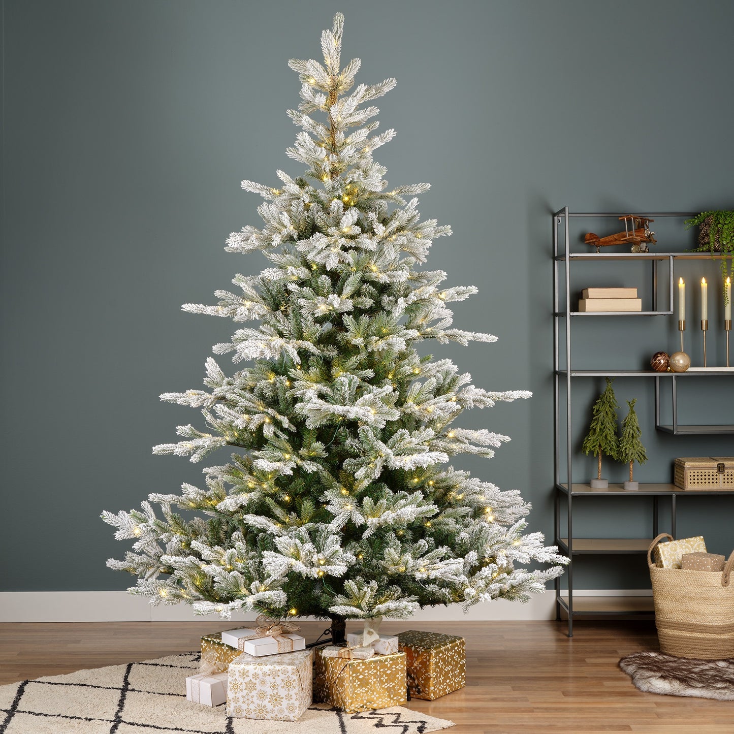 Albero di natale 'Grandis Fir snowy Micro Led' D150 H210 - Kaemingk