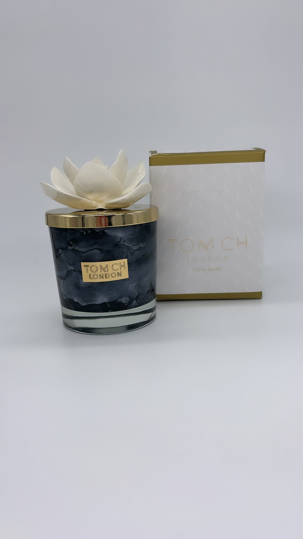 Candela con tappo a fiore linea 'Denise Curcuma' - TOM CH LONDON