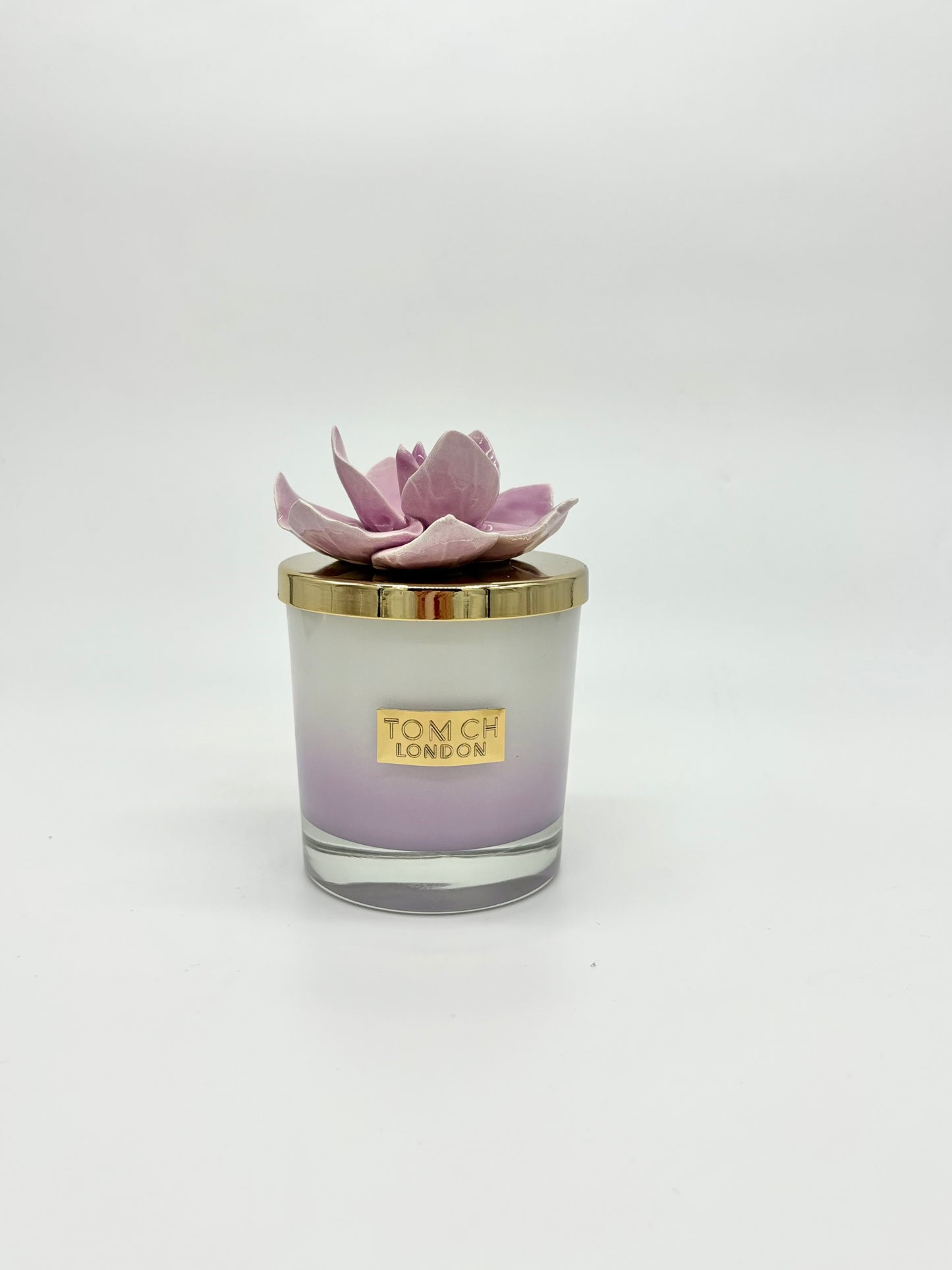 Candela con tappo a fiore linea 'Denise Curcuma' glicine - TOM CH LONDON