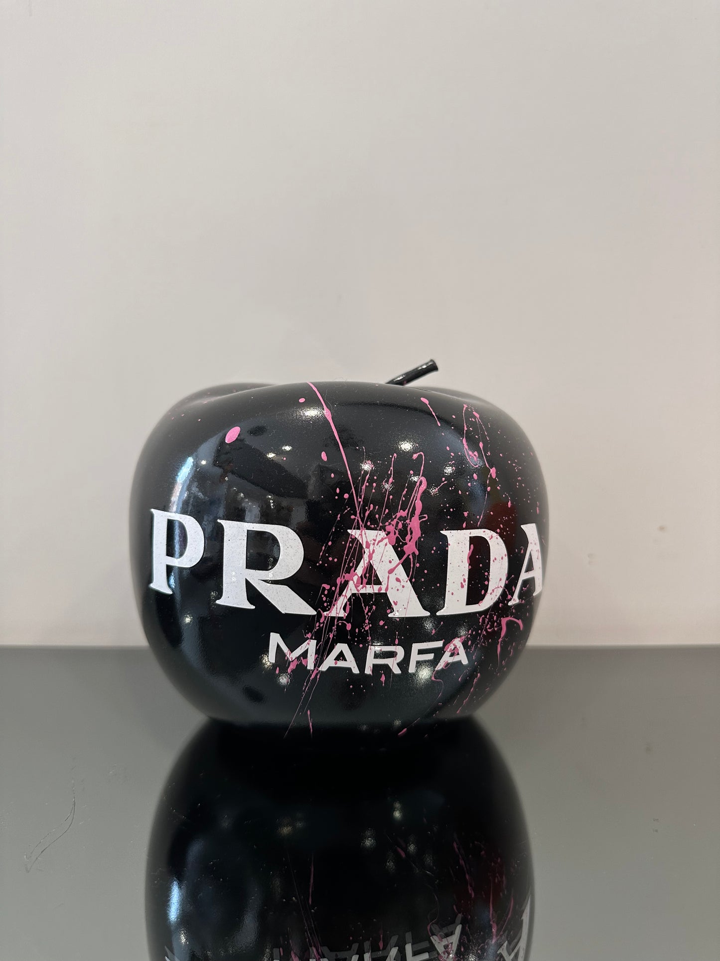 Mele con scritta 'Prada Marfa' nero