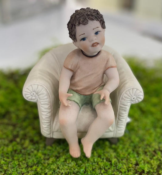 Sibania - Titty Maschio con poltrona bianca